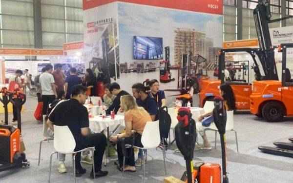 共塑变革｜诺力携多款明星产品亮相LogiMAT China 2024呈现创新科技！